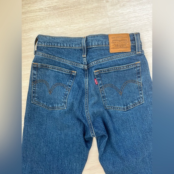Levi’s Wedgie dark wash jeans, nearly new - Picture 4 of 6
